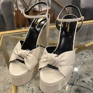 Saint Laurent
Bianca Leather Bow Sandal, Blanc Gris - SIZE 10US/40